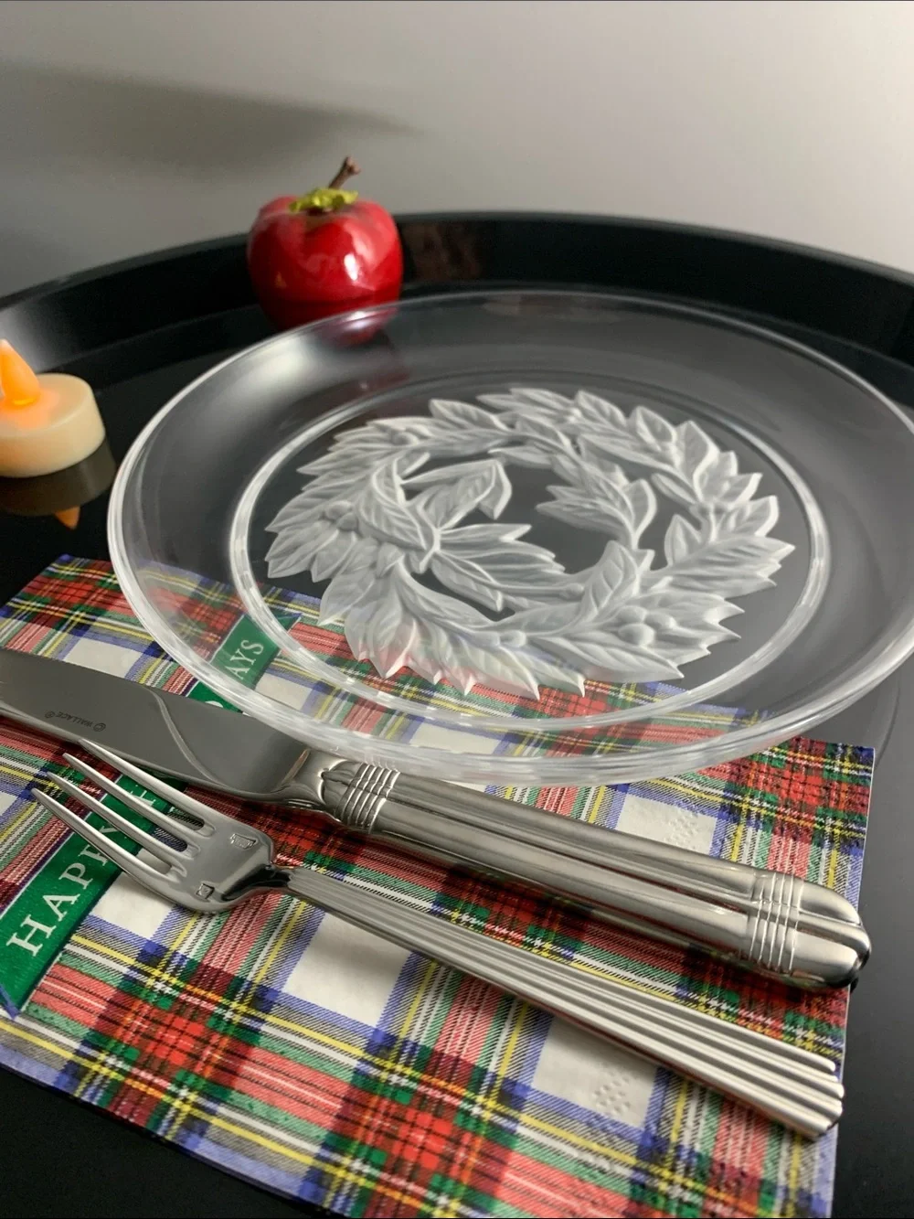 SASAKI CRYSTAL Clear 7 3/4 in Plate with Frosted Wreath Motif plus Fork & Knife